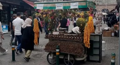Bursa'da sokakta kestane kebabı kültürü canlılığını koruyor