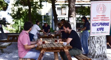 Çanakkale'de çaylar Halk Kütüphanesi'nden