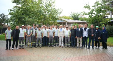 Çiftçi, Park ve Bahçeler'deki mesai arkadaşlarıyla buluştu