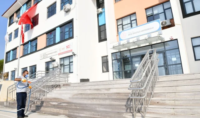 Çiğli'de okullara bakım ve onarım desteği