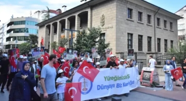 Çocuklar Filistinli çocuklar için yürüdü 