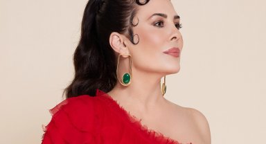 Demet Sağıroğlu 'Aşktan bir fazla' dedi