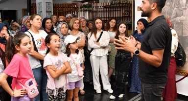 Demircili kadınlar Manisa'yı 'adım adım' gezdi