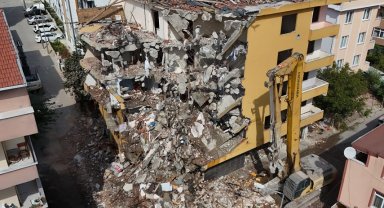 Deprem riski taşıyan 5 katlı binanın deniz kumundan yapıldığı ortaya çıktı