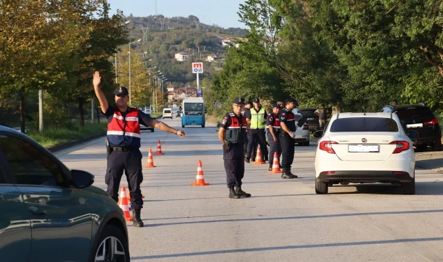 Düzce'de jandarma şok uygulaması yaptı