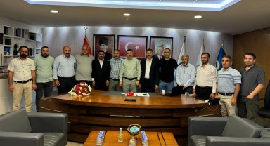 Erzurumlular Başkan Yılmaz'ı makamında ziyaret etti