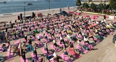 Galatport İstanbul'da sezonun son 'Yoga'sı