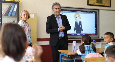 Gemlikli miniklere çantaları Başkan Amcalarından