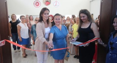 İzmir Karşıyaka'da ilgi çeken mozaik sergisi