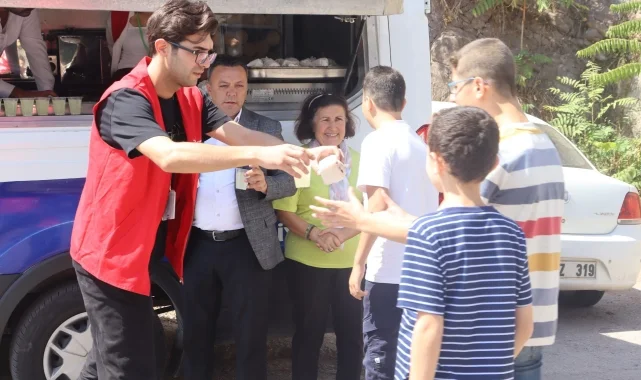 İzmit Belediyesi Topçular Yolu Camii cemaati ile buluştu