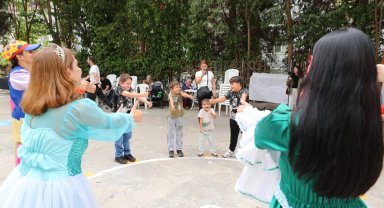 İzmitli minikler Kapanca Sokak Festivalinde doyasıya eğleniyor 