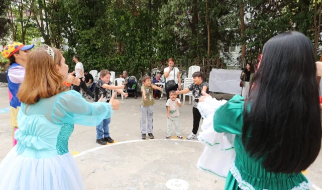 İzmitli minikler Kapanca Sokak Festivalinde doyasıya eğleniyor
