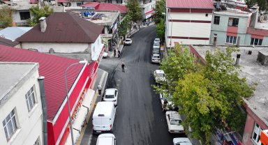 Kahramanmaraş Büyükşehir Andırın'da asfalt atağına devam ediyor