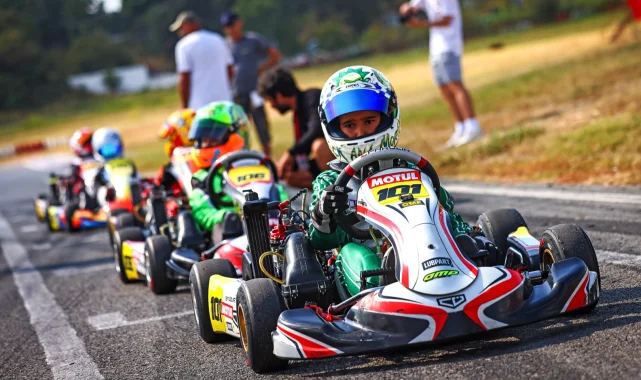 Karting 4. ayakta nefes kesen mücadele
