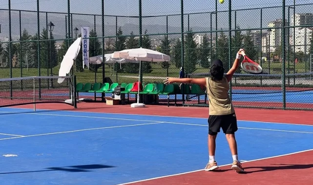 Kayseri Büyükşehir'den heyecanlı tenis turnuvası