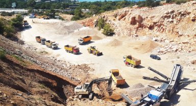 Muğla Büyükşehir hafriyat kamyonlarını uydu takip sistemi ile denetliyor