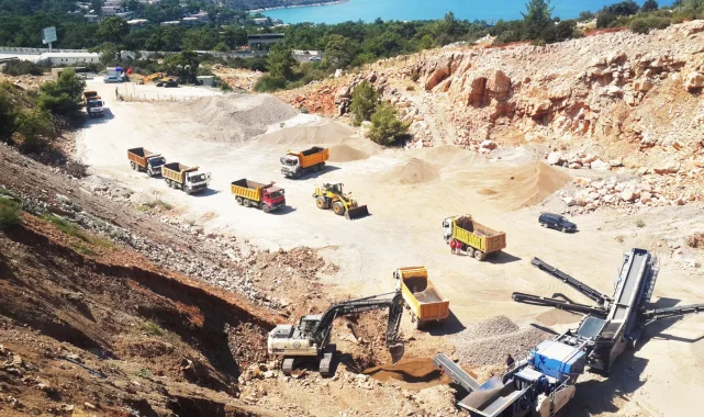 Muğla Büyükşehir hafriyat kamyonlarını uydu takip sistemi ile denetliyor