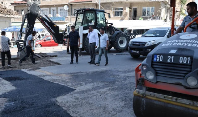 Muhtarlık İşleri Müdürlüğü'nden bozulan yol ve yaya kaldırımlarına müdahale
