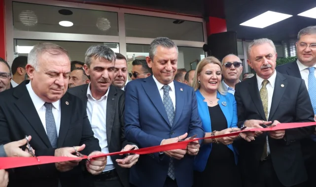 Paşa Kent Lokantasının resmi açılışını Özgür Özel yaptı