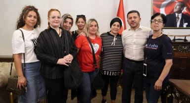 Rasim Arı'dan çay daveti