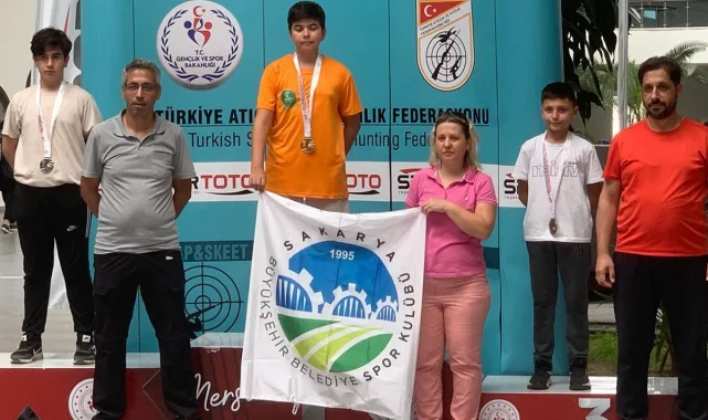 Sakarya Büyükşehir sporcusundan birinciliği getiren atış