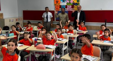 Sakarya Geyve'de Başkan Yıldız'dan okullara ziyaret