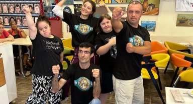 Şampiyon boksörlerinden down sendromlulara anlamlı ziyaret