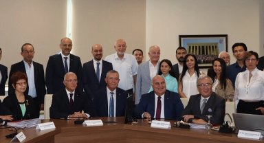 Sanayiye gri yakalı güç geliyor