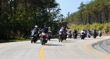 Vali Aslan, motosiklet tutkunlarıyla buluştu 
