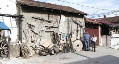 Yenişehir'de köy meydanında "açık hava müzesi"