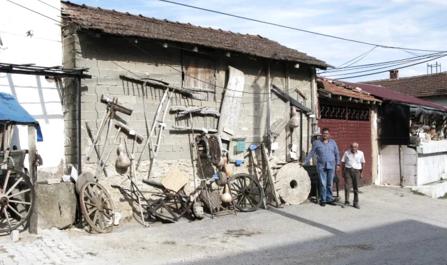 Yenişehir'de köy meydanında "açık hava müzesi"
