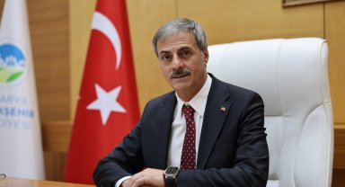 Yusuf Alemdar Atatürk anıtı projesi için 3 seçenekli anketi paylaştı