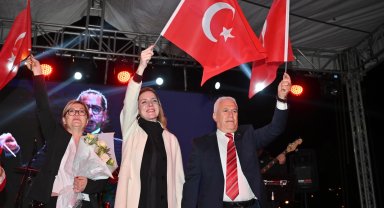 29 Ekim coşkusu Karacabey ve Gemlik'te