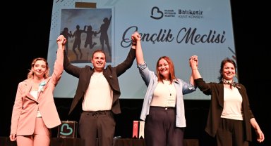 Ahmet Akın: Gençler Balıkesir'de kalacak