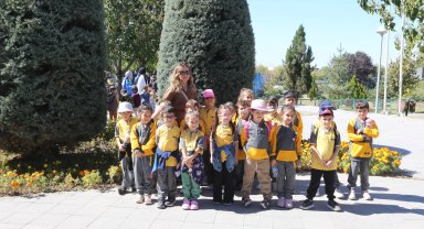 Başkan Büyükkılıç ücretsiz yaptı, çocuklar gönüllerince dilsiz dostlarla vakit geçirdi