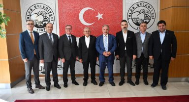  Başkan Büyükkılıç'tan Talas Belediye Başkanı Yalçın'a ziyaret