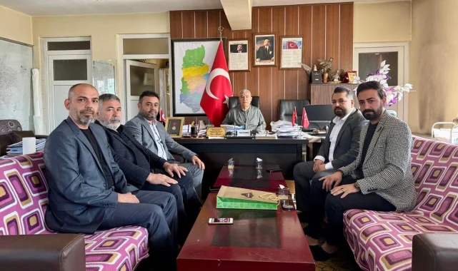 Başkan Çiçek; "Muhtarlarımız, demokrasinin temel taşlarıdır ve yerel yönetimlerin en önemli temsilcileridir."