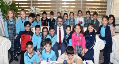 Başkan Yılmaz, "Kız çocukları, Allah'ın bir emaneti, milletin ikbal ışığıdır"