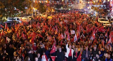 Beylikdüzü Cumhuriyet'in ilanının 101. yılını coşkuyla kutladı