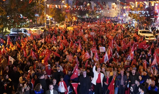 Beylikdüzü Cumhuriyet'in ilanının 101. yılını coşkuyla kutladı