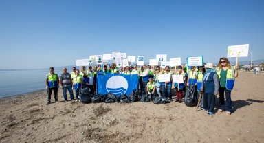 Bursa Büyükşehir personelinden sahil temizliği