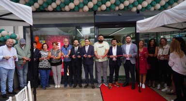 Bursa Cumhuriyet Caddesi'ne yeni eczane