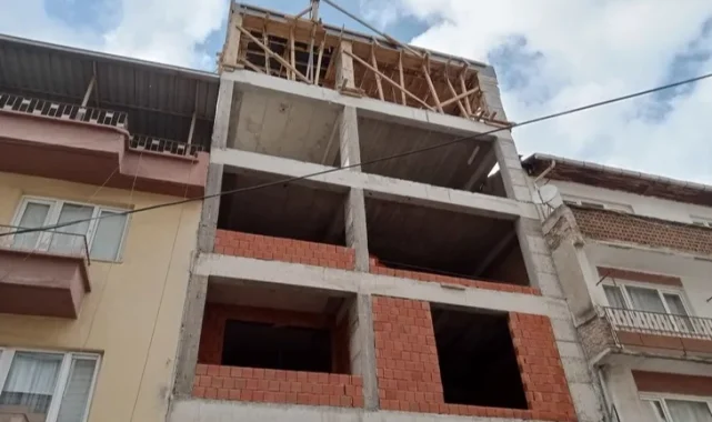Bursa Elmasbahçeler'de güvenlik önlemi alınmayan inşaat vatandaşları tedirgin ediyor