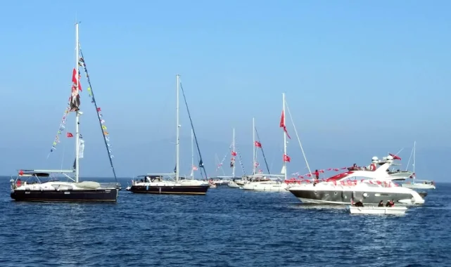 Bursa Mudanya'da Cumhuriyet sevdası denize taştı