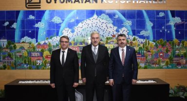 Bursa Valisi Ayyıldız'dan Başkan Yılmaz'a ziyaret