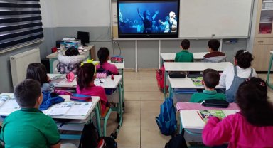 Bursa'da ilk ders "Dersimiz Cumhuriyete Doğru"