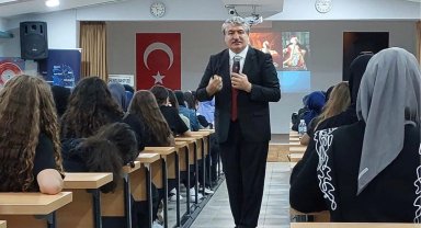 Bursa'da ödüllü bilim insanları gençlerle buluştu