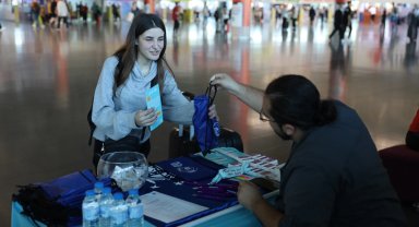 Bursa'da üniversiteliye sıcak karşılama