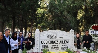 Bursa'nın Kemal Hocası vefatının 24. yılında  mezarı başında anıldı