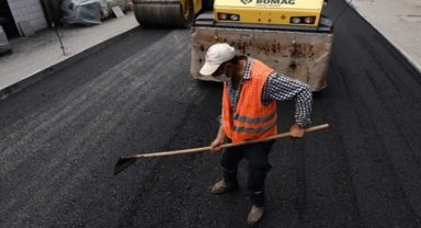 Bursa'nın yeni mahallesinde asfalt sorunu çözülüyor